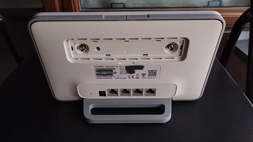 Huawei B535-232 Cat 7 Router 4G+ Modem LTE 300Mbps WiFi AC1200 - Perfetto ! - Immagine 4 di 4