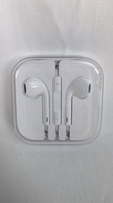 Apple Wired EarPods With 3.5mm Headphone Plug Remote/Mic White