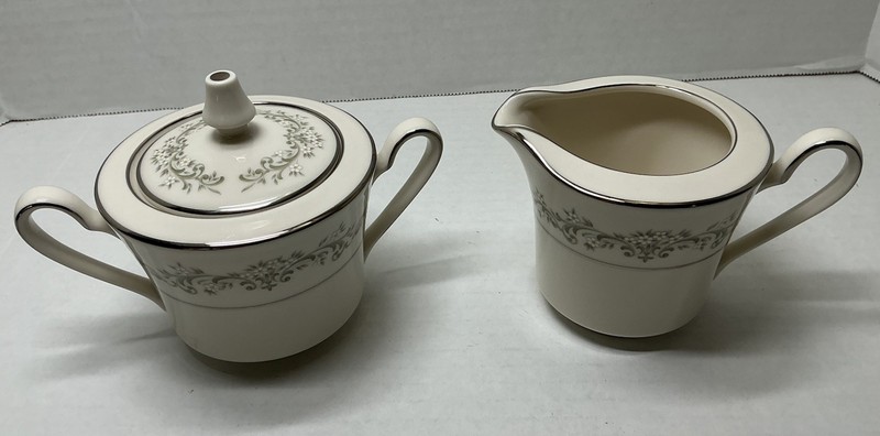 Vintage Noritake Ivory China Parkridge Sugar Bowl And Creamer Set