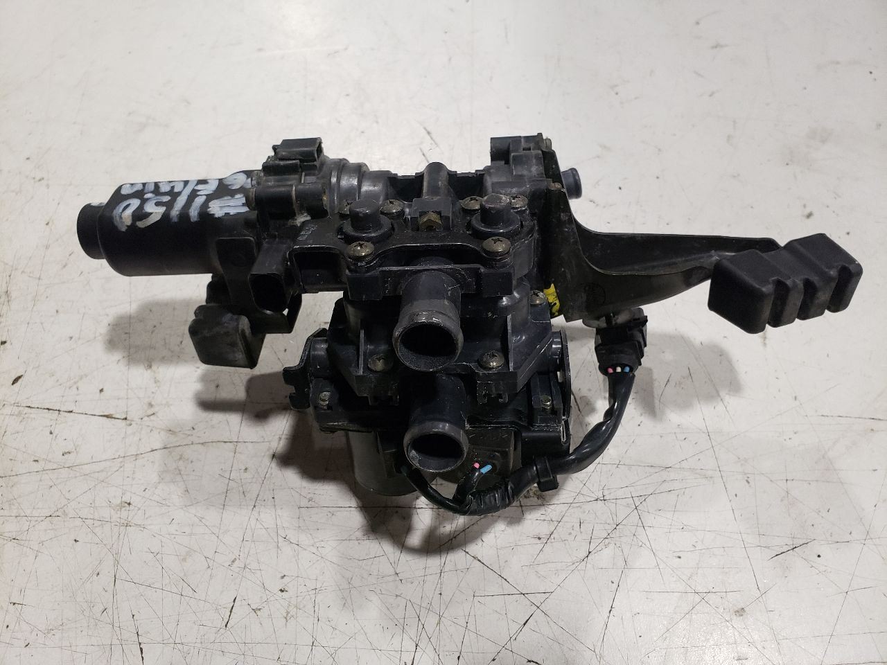 Bentley Flying Spur 2006 Heater control valve P/N 3D1959617C