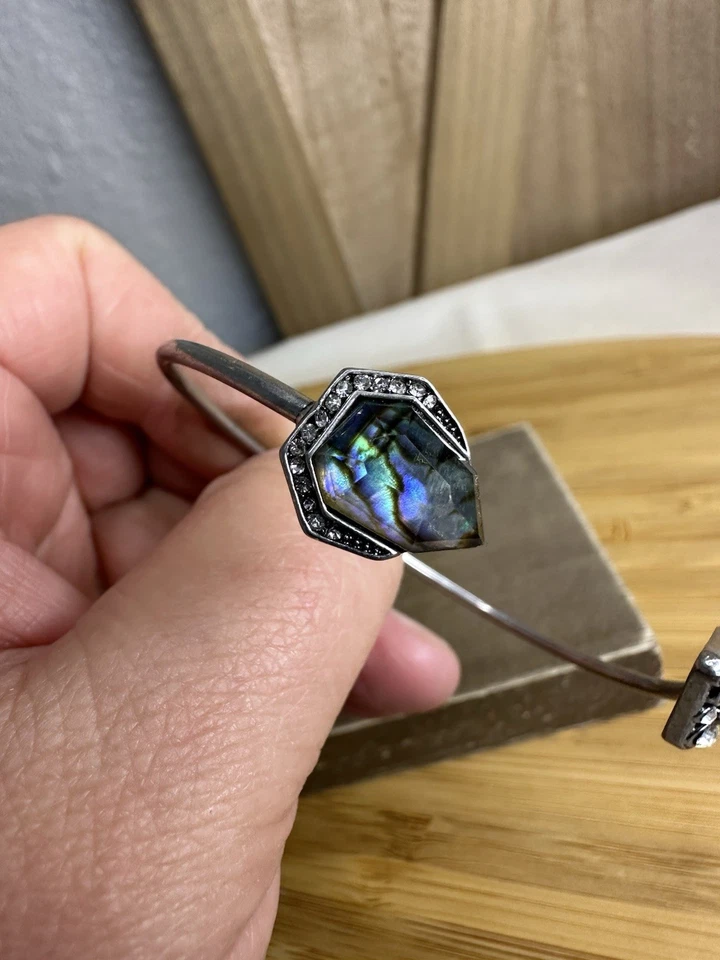 Brazalete abierto Chloe + Isabel Northern Lights - ¡Incrustación de abulón!!! Foto 4 de 4