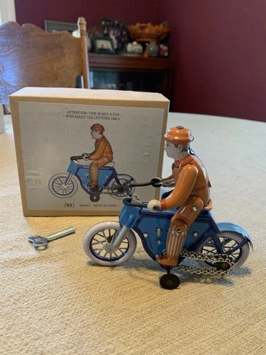 Schylling Collectors Man On Bicycle Tin Wind-Up with Key MS433 in Original Box