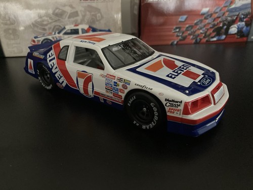 Kyle Petty 2x Signed Wood Bros 1985 Ford Thunderbird 1/24 Action Historical 7-11 - Bild 2 von 10