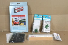 WALTHERS 933-3110 1458 ATHEARN 5508 5669 CONTAINER CHASSIS FREIGHTLINER TRACTOR