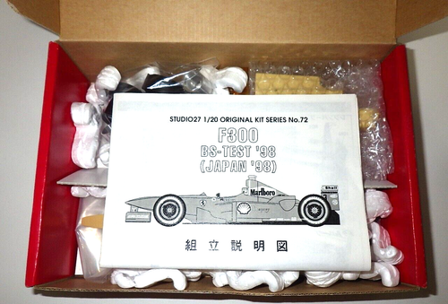 Studio 27 Ferrari F300 BS TEST in SUZUKA 1998 1/20 scale resin kit unassembled - Picture 3 of 24