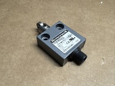 NEW Honeywell 914CE3-Q Snap Action Limit Switch 4 Pin Micro FAST SHIPPING