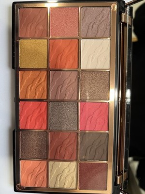 NIB Makeup Revolution Eyeshadow Palette
