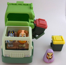 Bluey Garbage Collection Truck with 2 bins/ 3 Figures Bluey, Bingo, Truck Driver