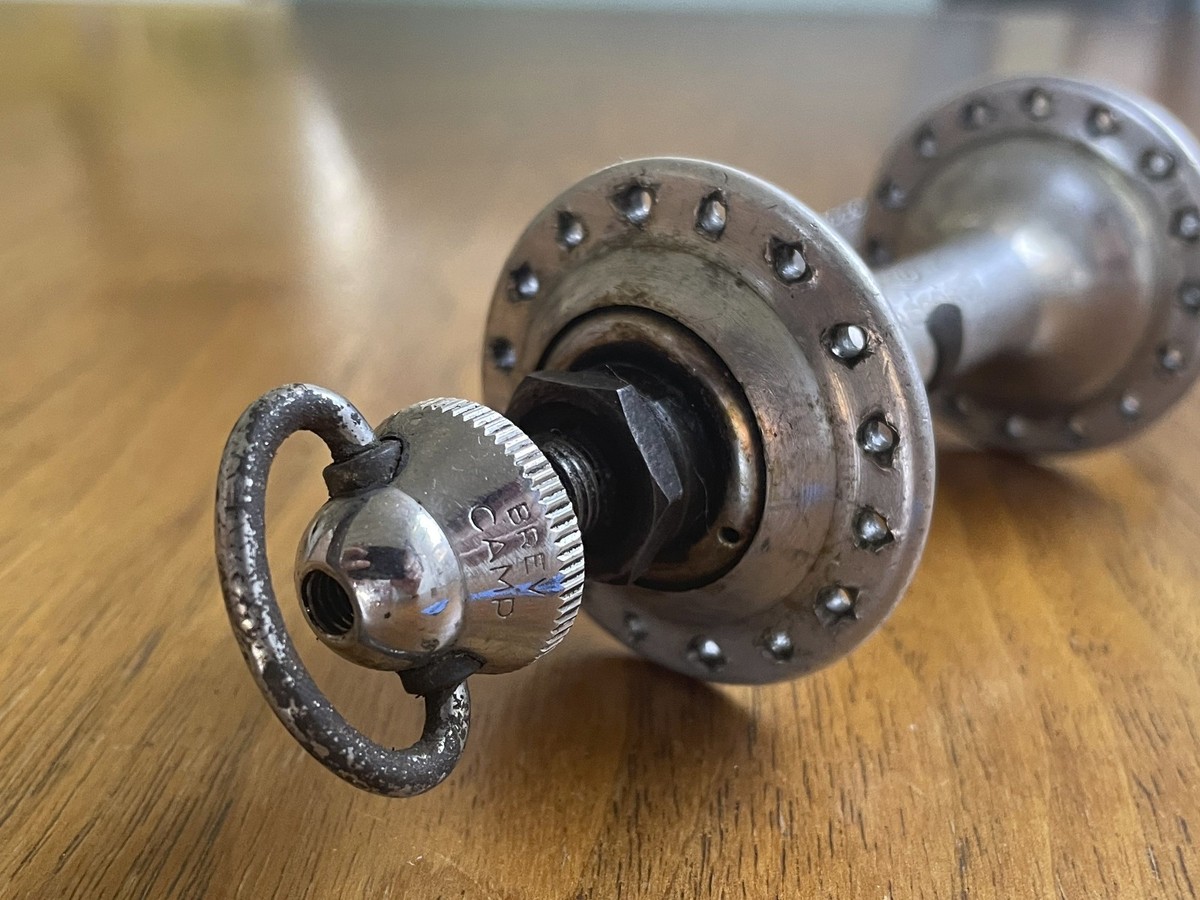 【超美品】CAMPAGNOLO RECORD 32H フロントハブ Vintage Campagnolo Record Front Hub 32H Low Flange w/ Quick