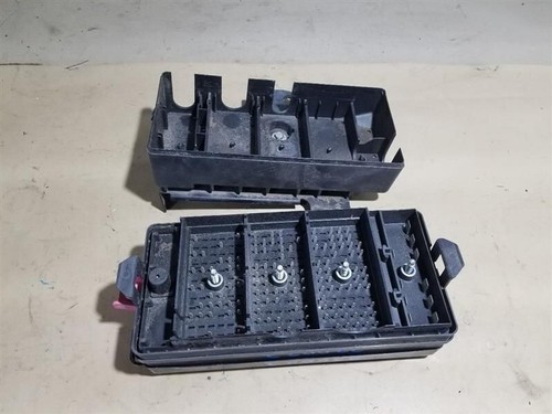2005-2006 Ford Mustang Engine Fuse Box Assembly OEM Used 05 06 - Picture 2 of 2