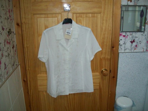 * EDINBURGH WOOLEN MILL NEU CREMEFARBENE DETAILLIERTE BLUSE GRÖSSE 14 KOSTET £20*