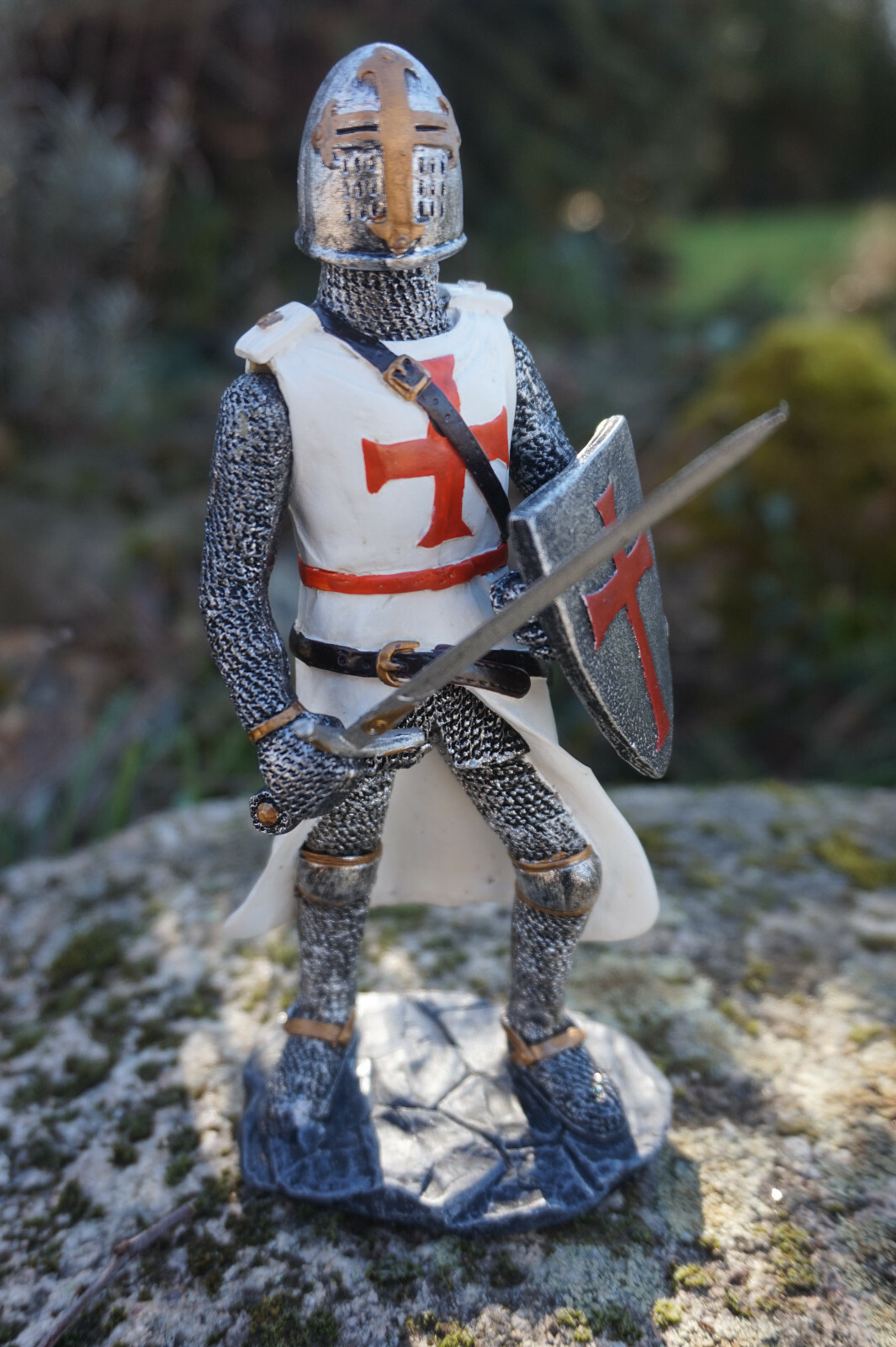Figurine chevalier templier médiéval soldat avec épée collection Moyen Âge 18 cm