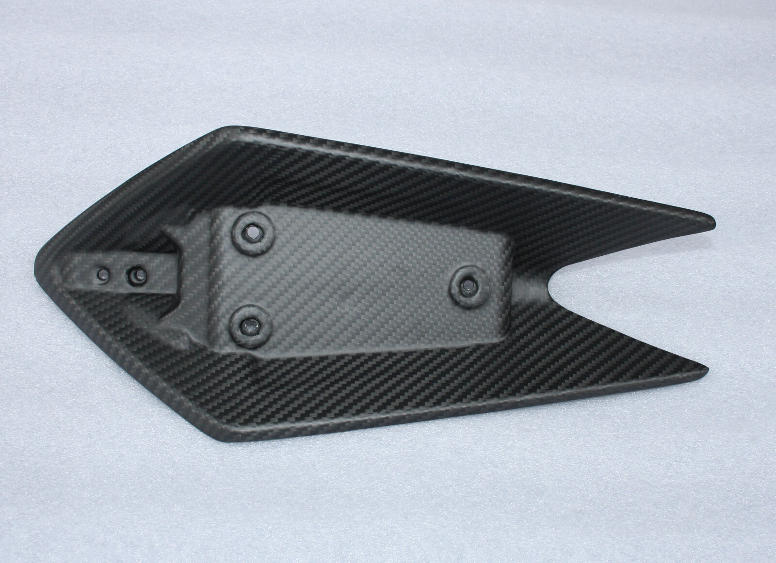 Coque arriere Aprilia Tuono V4 carbone mat pour remplacer le plastique jauni