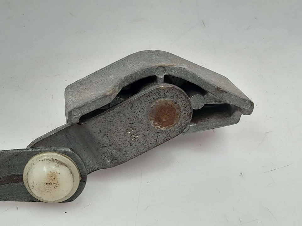 91 - 97 Toyota Previa Rear Windshield Wiper Linkage Transmission OEM 8517028030 - Image 4 of 4