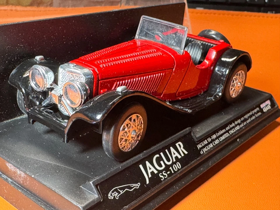 Modellino Jaguar SS-100 New Ray 1/43 collezione - Immagine 2 di 4