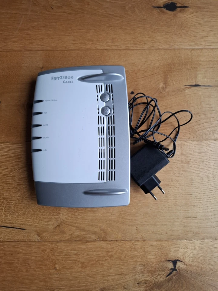 Fritz!Box 6490 Cable Router mit Netzteil funktionsfähig