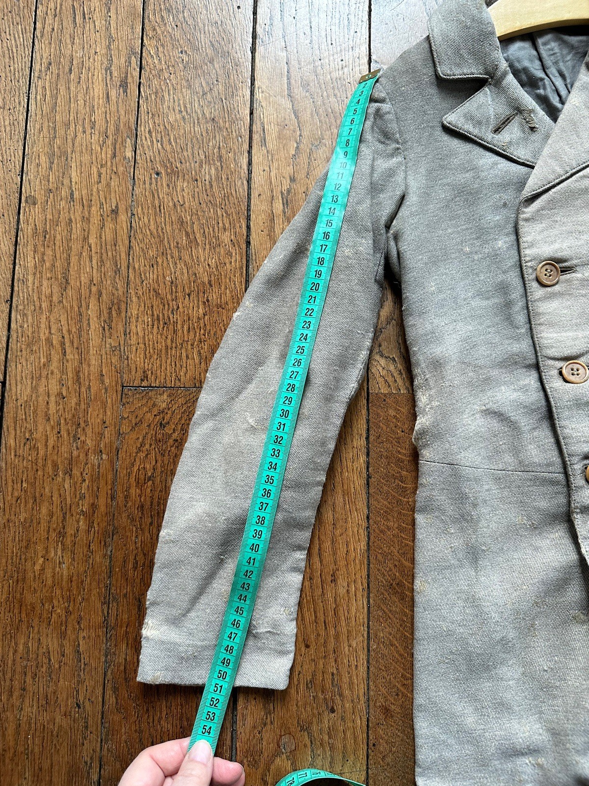 Finger coat coat dress young man boy old