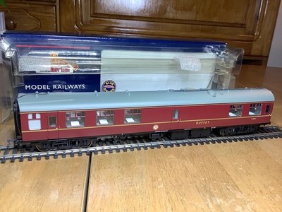 Bachmann 39-261 BR weinrot (ER) Mk.1 Restaurant Miniatur Buffetwagen RMB