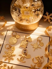 Full Set of 6 CHANEL Beauty VIP Gift Holiday Gold Charm Pendant Genuine Rare