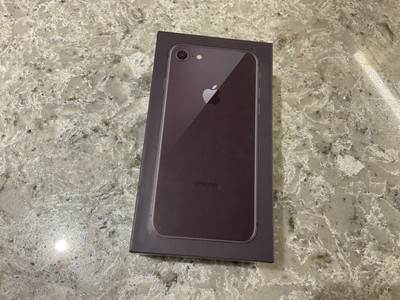 APPLE iPHONE 8 64GB PLUS ZUBEHÖR. LEERKARTON IN TOP ZUSTAND