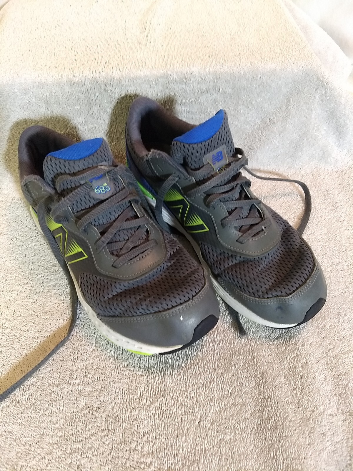 New Balance Womens 680 V6 Gray Running Shoes, Size: 7 W Pre-Owned #US8-1