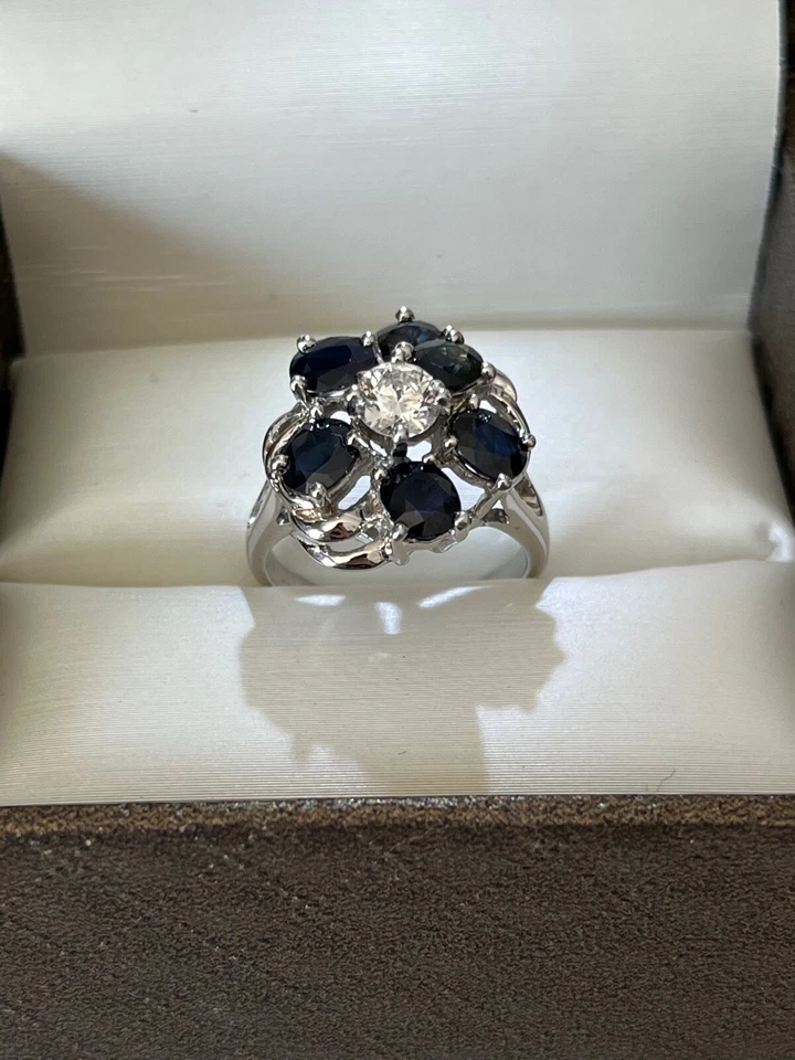 $3500+ Estate 0.47 ct Diamond and Sapphire 14K White Gold Ring - Image 2 of 4