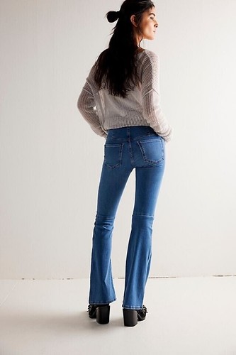 FREE PEOPLE PENNY PULL ON FLARE VINTAGE BLU W26 L33 NUOVO SPEDIZIONE UK GRATUITA - Foto 3 di 4