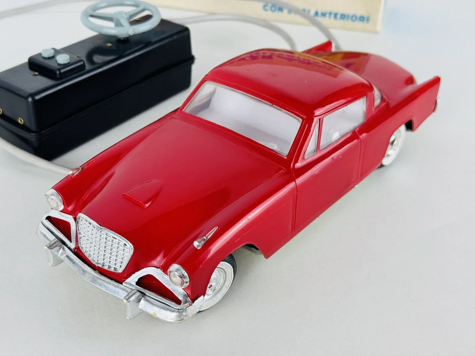 AMB Bologna Auto Giocattolo Teleguidata Anni ‘60 Modello Studebaker Rossa - Immagine 2 di 4