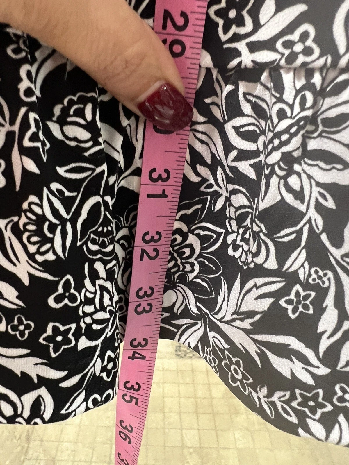 Abito Michael Kors bianco nero con volant elasticizzato S jersey orlo svolazzante nuovo