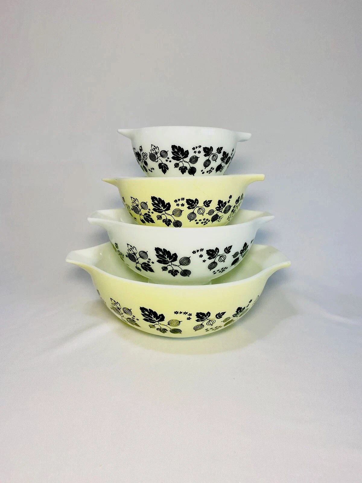 Pyrex Gooseberry Yellow & Black Cinderella Nesting (Mixing) Bowl Set!