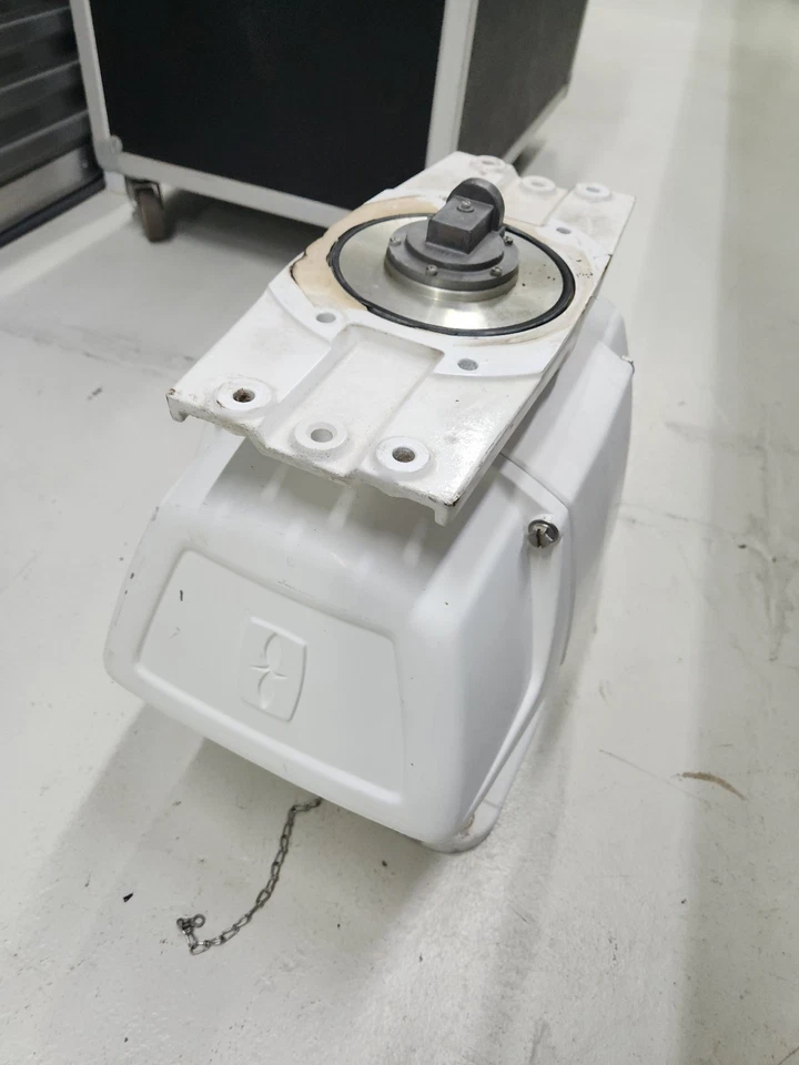 Base de radar marino Furuno RSB-0074-062 con transceptor RTR-062 12kW (usado) Foto 3 de 4