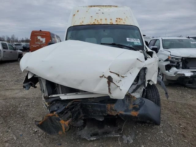 12 13 14 15 16 17 18 19 20 尼桑 NV 2500 后玻璃/窗户 — 第 2/4 张图片