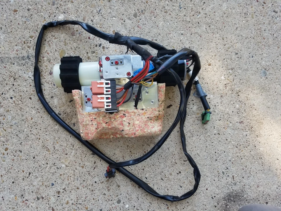 Motor de bomba hidráulica de teto conversível 2007 a 2013 BMW 335I 328i XDRIVE M3 - Imagem 3 de 4