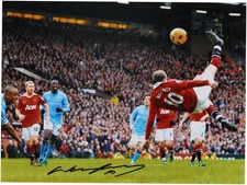 Wayne Rooney Man United Autographed 12x16 Bicycle Kick Photo