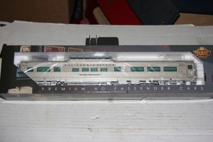 BLI-CAL-ZEPHYR-515-D-amp-RGW-SILVER-MUSTANG-VISTA-DOME-1107-BRAND-NEW-RUN