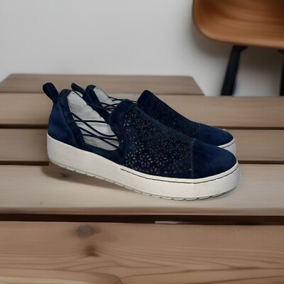 Jambu Erin Size 9.5 Slip On Sneaker Women's Floral Cutouts Skate Shoes Navy