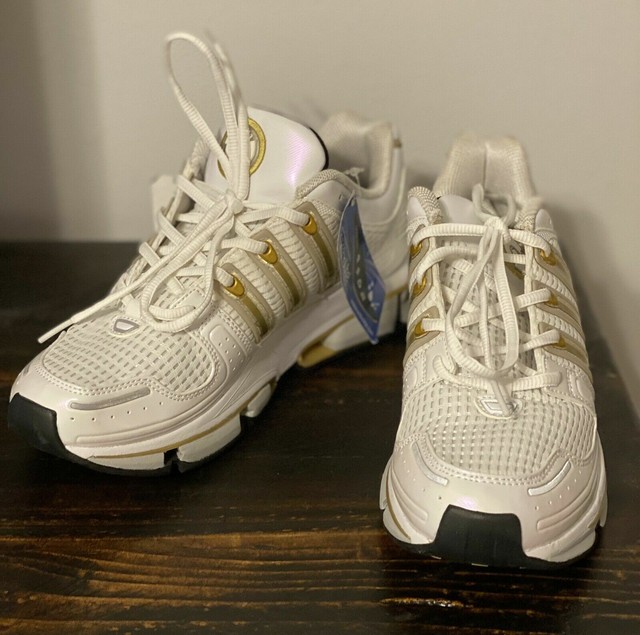 Doug Hillard Sports. Adidas A3 Speed Running Shoe
