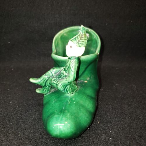Jarrón pequeño Treasure Craft verde Pixie Elf Sprite en zapato vintage años 60 5" x 4" - Imagen 3 de 10