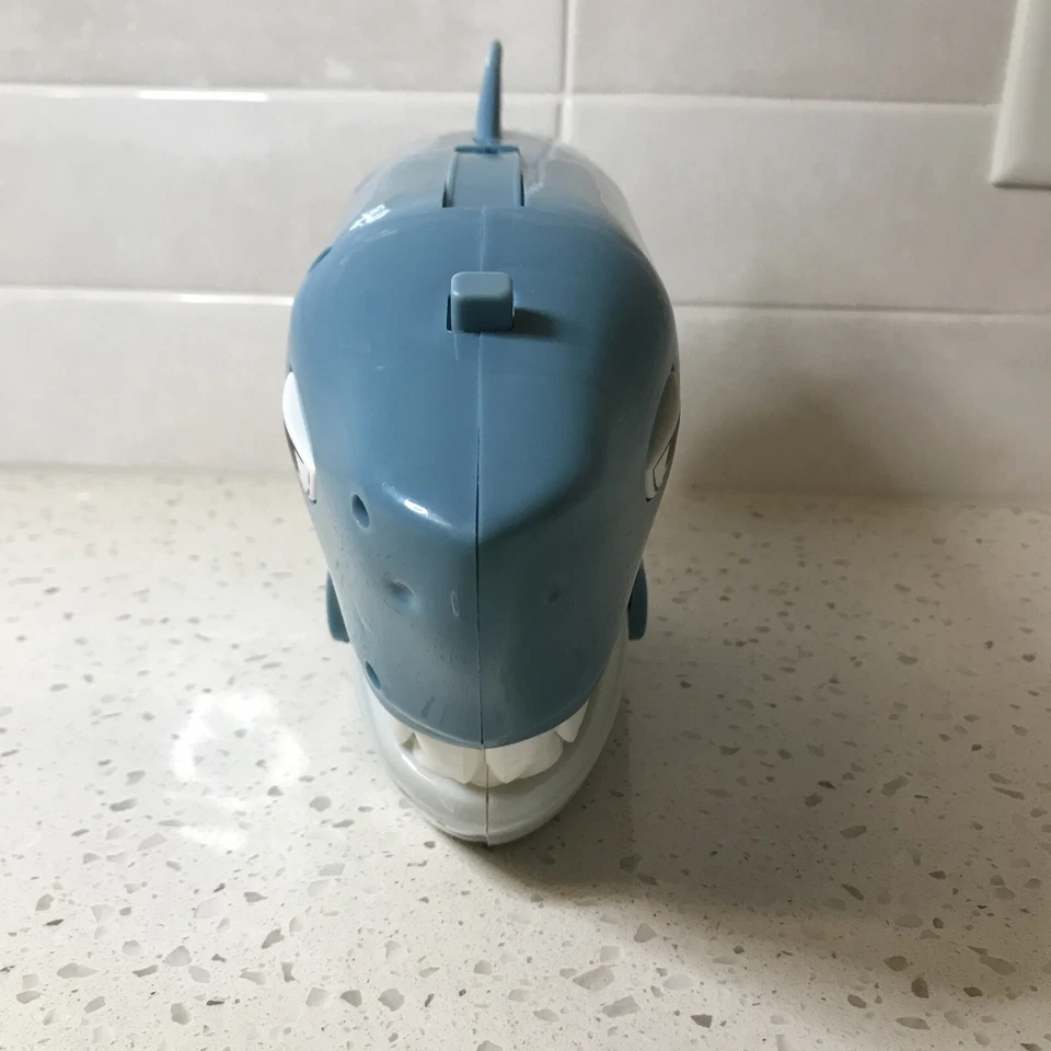 Animal Planet AZUL Estuche de Transporte Gran Tiburón Blanco Juguete Figura de Acción SOLO ESTUCHE Foto 3 de 4