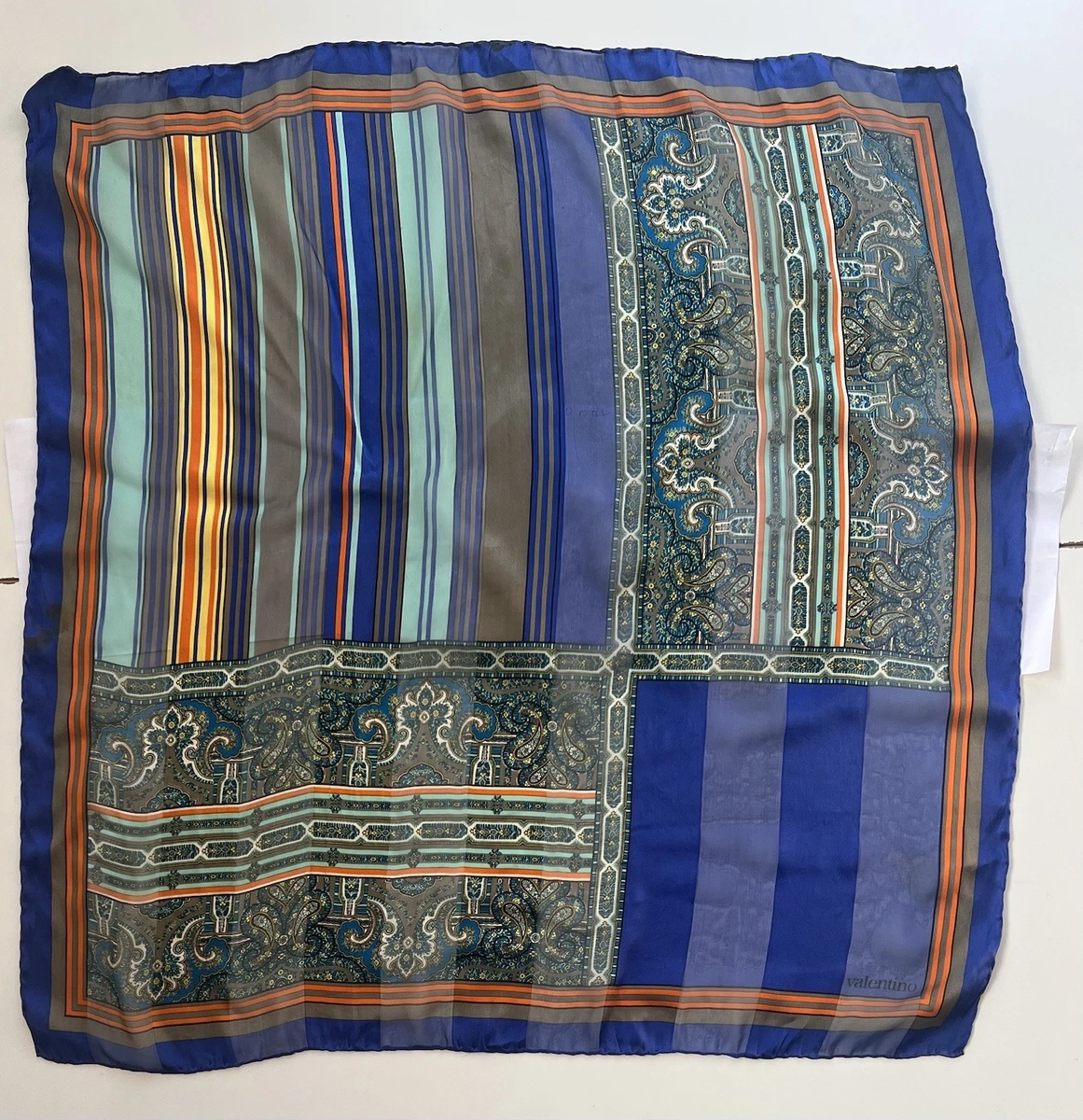 Foulard Vintage Claudio Valentino Paris En Soie 90x90 Cm - Rose, 100% Soie