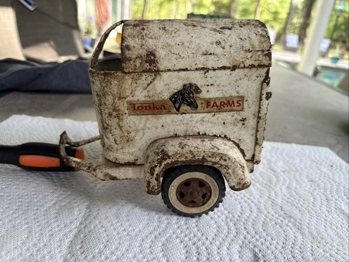 Vintage TONKA TOYS FARMS HORSE Trailer (White)