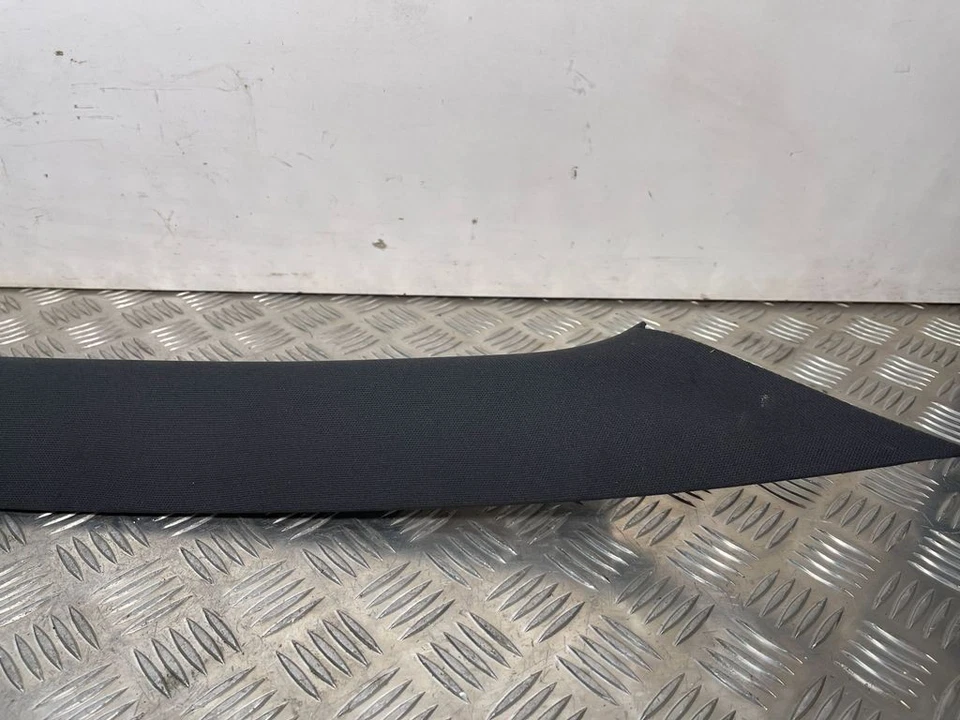 Embellecedor pilar A derecho mercedes-benz a45 amg 2017 a1766901800 liq12539 Foto 4 de 4