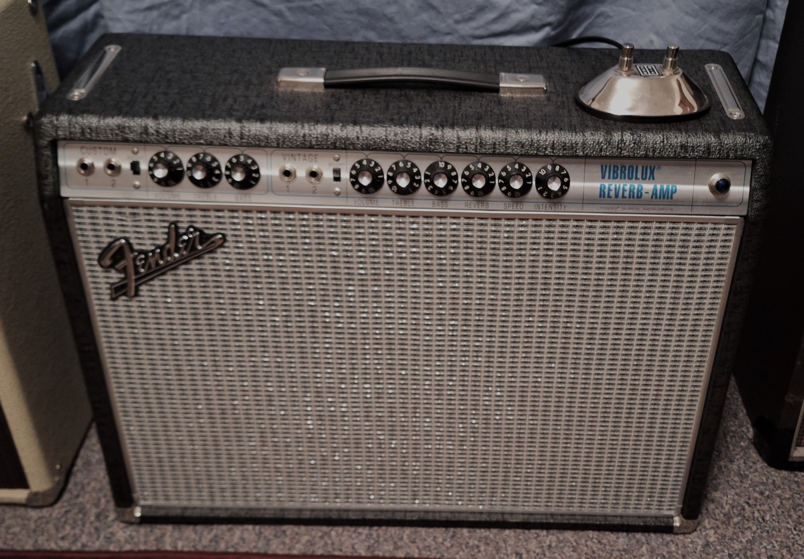 FENDER 68 VIBROLUX REVERB FSR GUNMETAL GREY