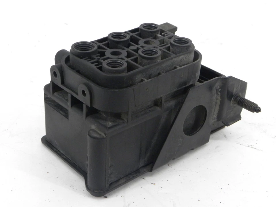 Airmatic Air Suspension Supply Valve Module for 07-17 Mercedes W221 S550 S600 - Image 2 of 4