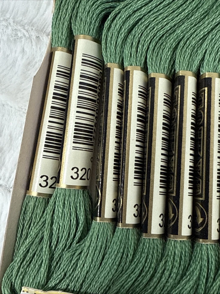 Vintage DMC Moline Special 25 France Box Of 12 Cotton Skeins Green 320 - Image 3 of 4
