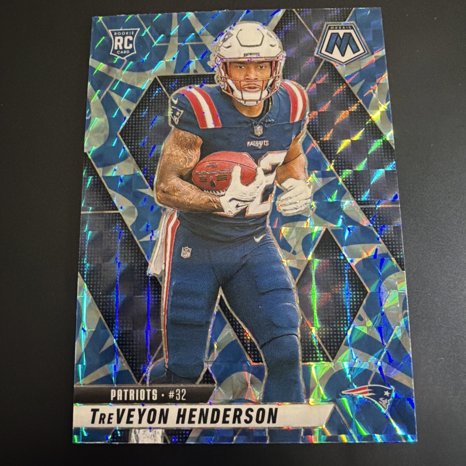2025 Panini Mosaic TreVeyon Henderson Reactive Blue#325 RC Patriots