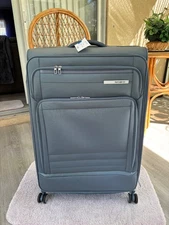 Samsonite AirLIFT Large Check-in Spinner Color: Elemental Blue