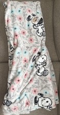 Peanuts VelvetLoft Throw Blanket Snoopy Floral Theme