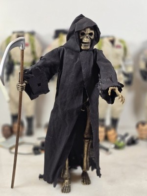 DAY2DAY The Grim Reaper 1/6 Skeleton Warrior each one is individually weathered
