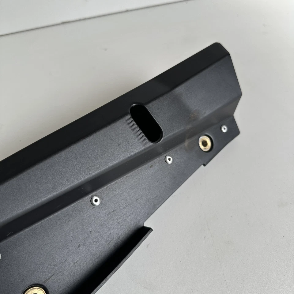 Harley Davidson XG 500 Street 500 2020 Protector de cinturón trasero inferior cubierta moldura plástico Foto 3 de 4